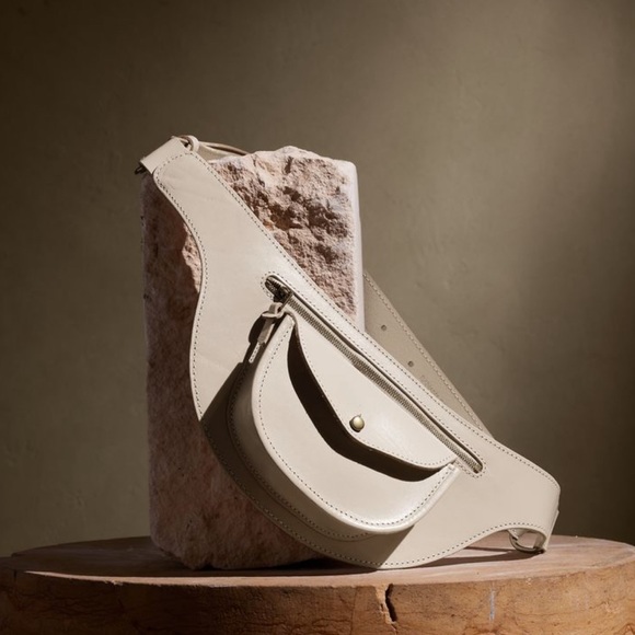 MARRAKESH LEATHER BELT BAG by Banana Republic - Picture 10 of 11